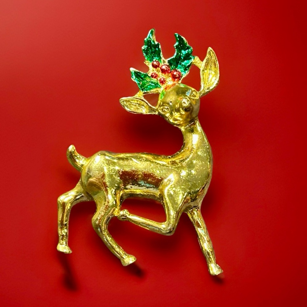 Vintage Christmas Reindeer Brooch With Holly Antlers EUVC